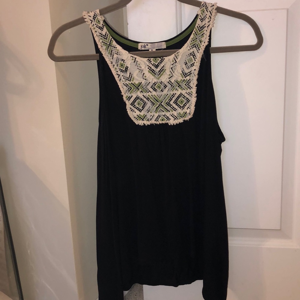 Flowy black 🖤 and green 💚 tank top!